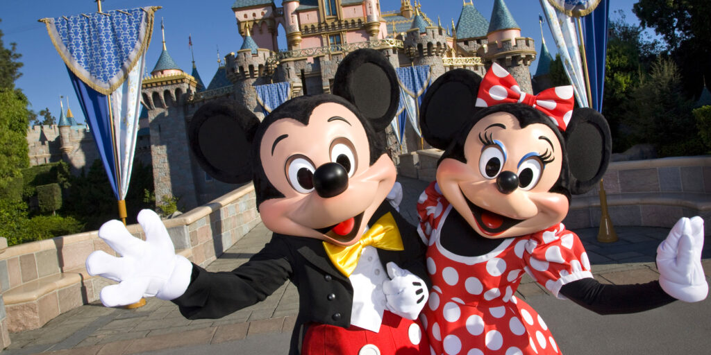 Mickey & Minnie Mouse - Mickey & Minnie The Mice Started It All