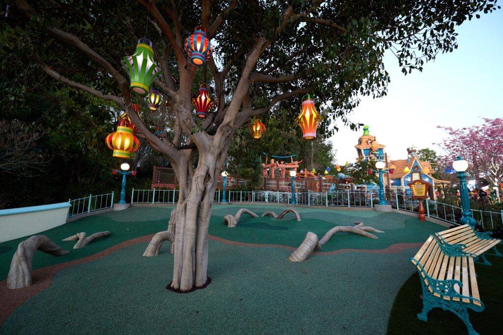 Dreaming Tree Fun Feature at Toontown